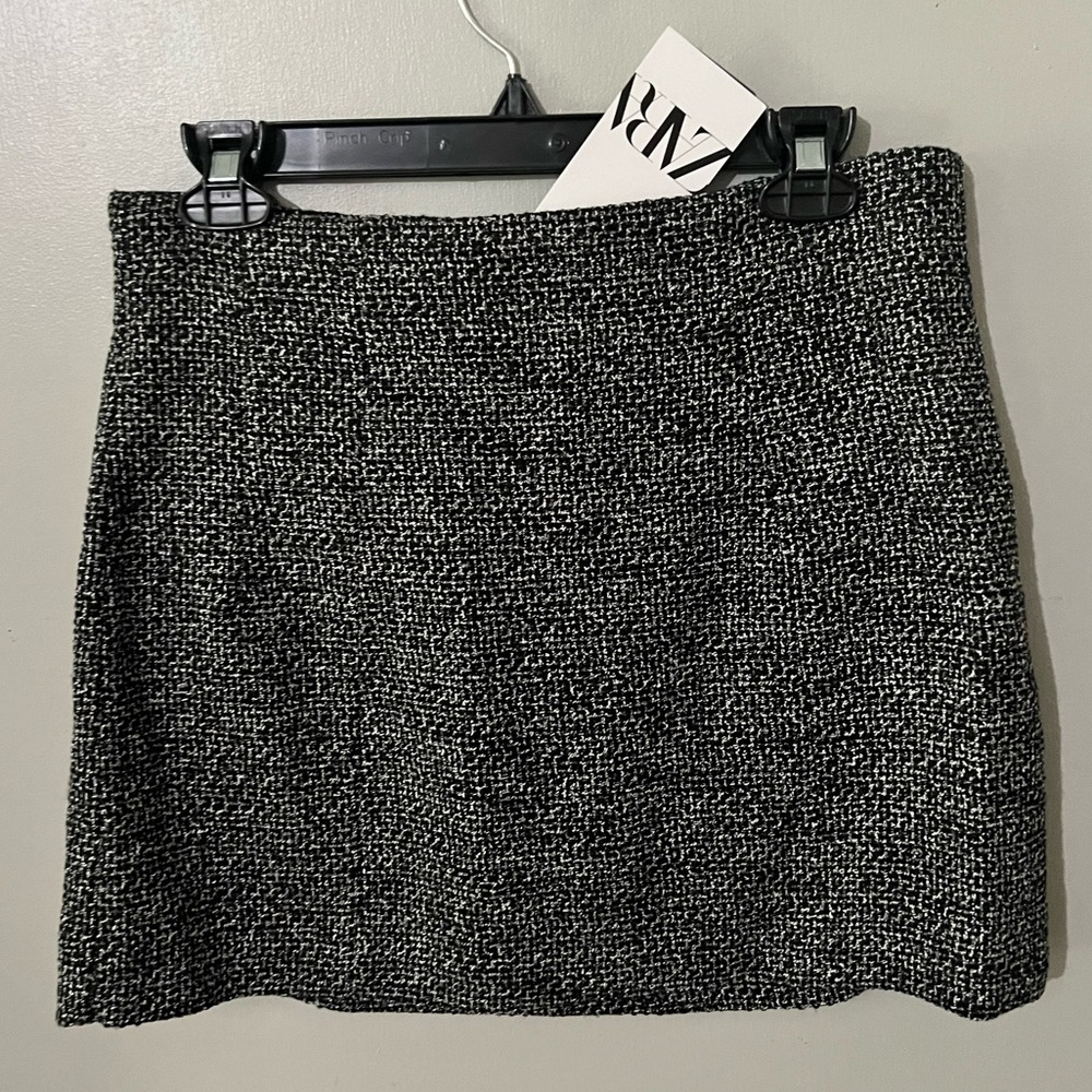 NWT! Beautiful tweed Zara skirt